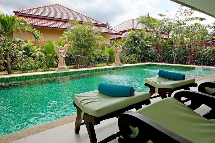Imagen de la piscina del Hotel Thai Thani Pool Villa Resort. Foto 9