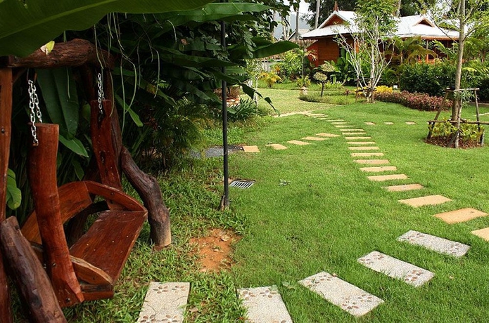 Imagen de los exteriores del Hotel Thai Villa Resort. Foto 7