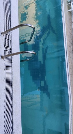 Imagen de la piscina del Hotel Thai smile serviced Appartments. Foto 20
