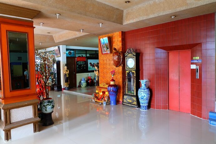 Imagen general del Hotel Thairungruang Backpackers Suratthani. Foto 1