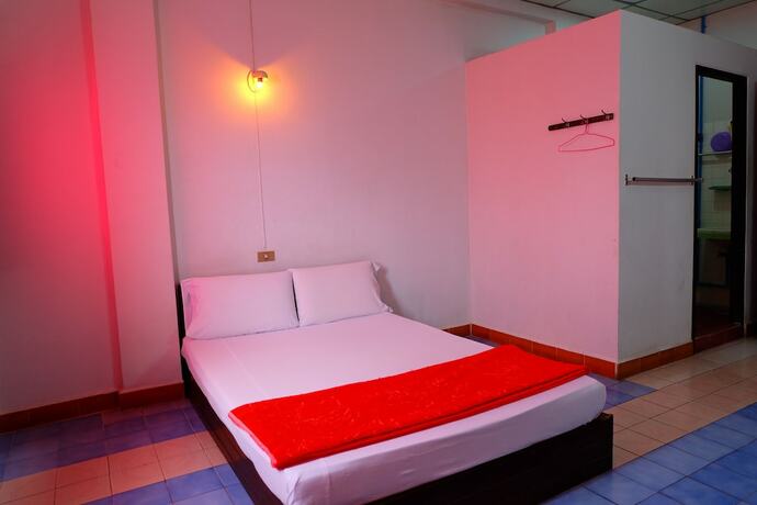 Imagen general del Hotel Thairungruang Backpackers Suratthani. Foto 10