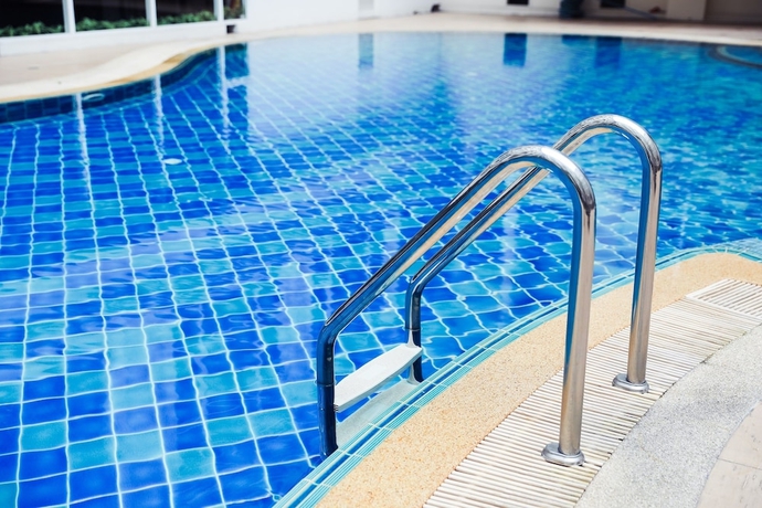 Imagen de la piscina del Hotel Thaisun Bangkok. Foto 18