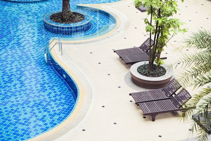 Imagen de la piscina del Hotel Thaisun Bangkok. Foto 19