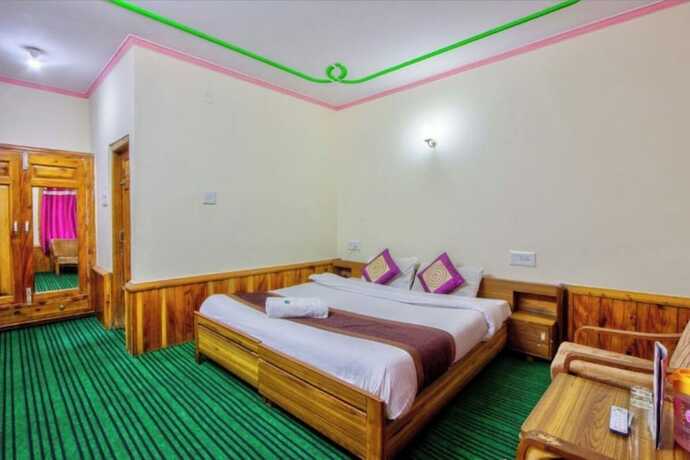 Imagen de la habitación del Hotel Thakur. Foto 8