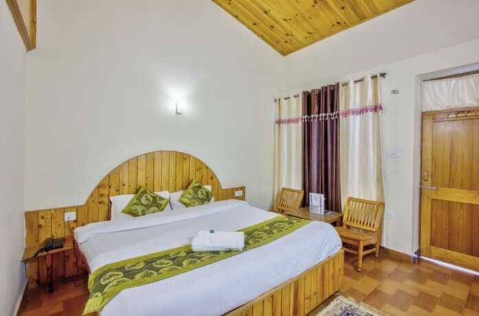 Imagen de la habitación del Hotel Thakur. Foto 11