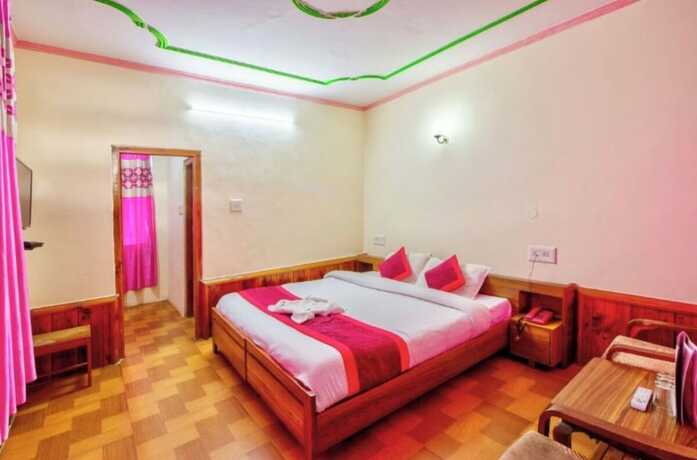 Imagen de la habitación del Hotel Thakur. Foto 12