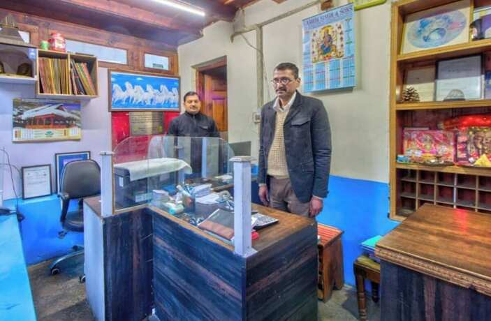 Imagen de los interiores del Hotel Thakur. Foto 13
