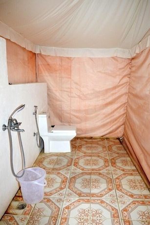 Imagen de la habitación del Hotel Thakur Ji Resort. Foto 15