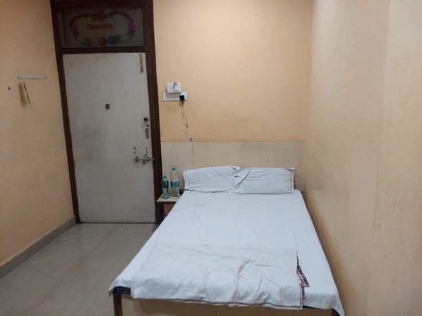 Imagen de la habitación del Hotel Thakur Jii Bhopal. Foto 11