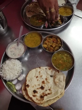 Imagen del bar/restaurante del Hotel Thakur Jii Bhopal. Foto 3