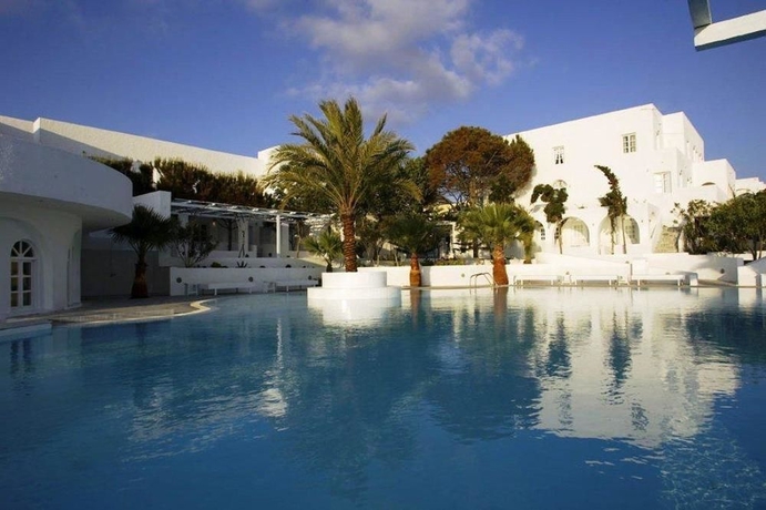 Imagen de la piscina del Hotel Thalassa, Kamari. Foto 11
