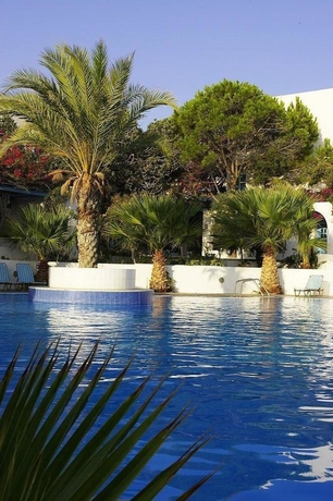 Imagen de la piscina del Hotel Thalassa, Kamari. Foto 13