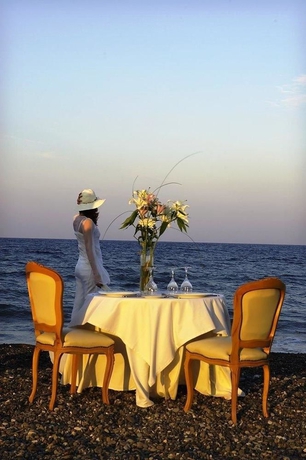 Imagen de los exteriores del Hotel Thalassa, Kamari. Foto 7