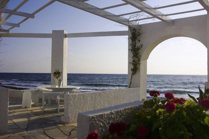 Imagen de los exteriores del Hotel Thalassa, Kamari. Foto 8