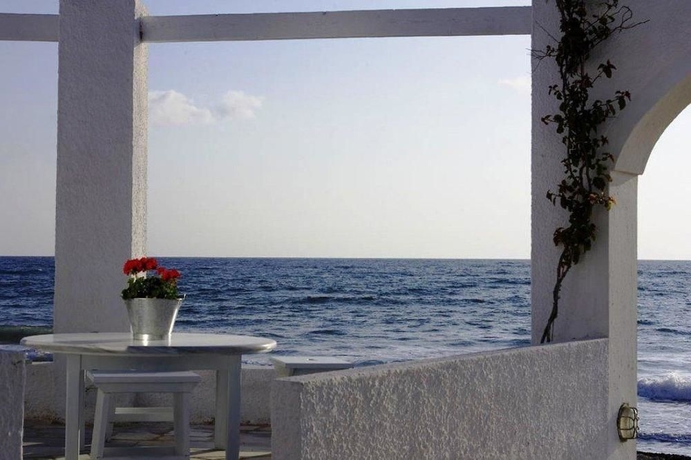 Imagen de los exteriores del Hotel Thalassa, Kamari. Foto 9