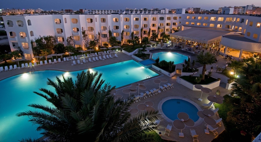 Imagen de la piscina del Hotel Thalassa Mahdia. Foto 16