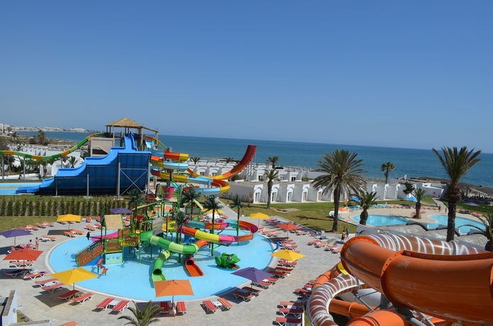 Imagen de la piscina del Hotel Thalassa Sousse Resort and Aquapark. Foto 19