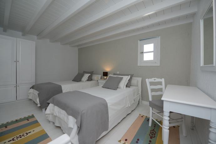 Imagen de la habitación del Hotel Thalasses Villas. Foto 3