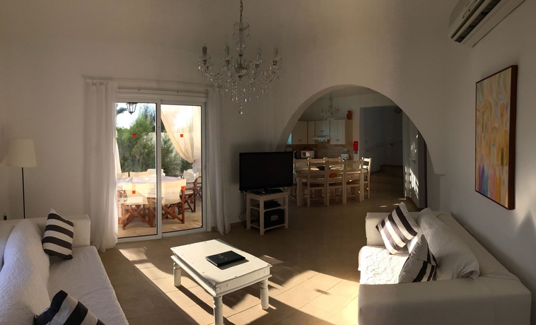 Imagen de los interiores del Hotel Thalassines Beach Villas. Foto 13