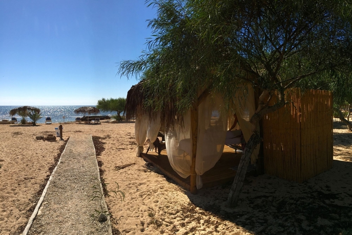 Imagen de los exteriores del Hotel Thalassines Beach Villas. Foto 11