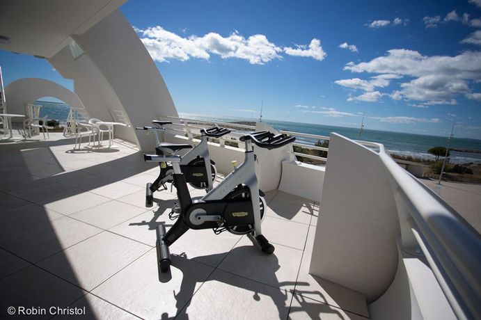 Imagen de la habitación del Hotel Thalasso and Spa Les Corallines. Foto 7