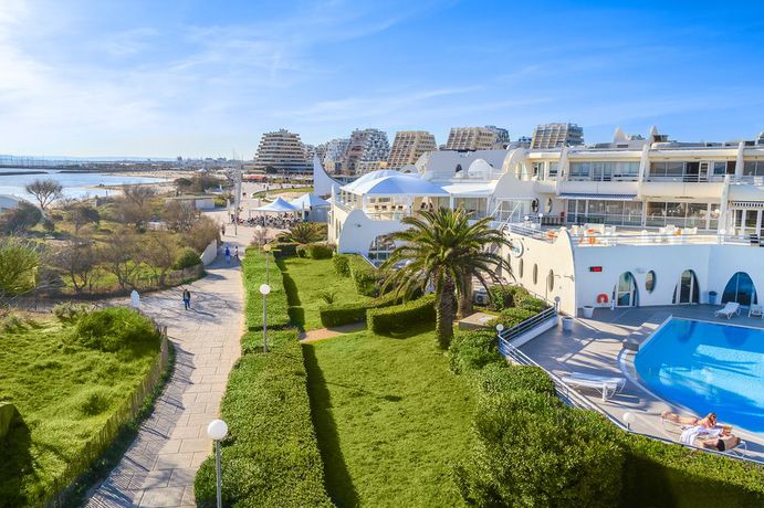 Imagen de la piscina del Hotel Thalasso and Spa Les Corallines. Foto 20