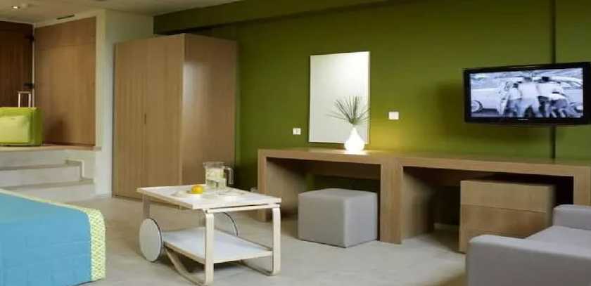 Imagen de la habitación del Hotel Thalatta Seaside. Foto 8