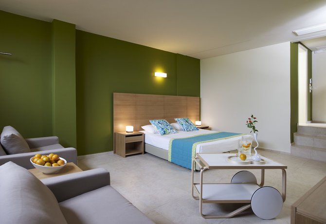 Imagen de la habitación del Hotel Thalatta Seaside. Foto 17