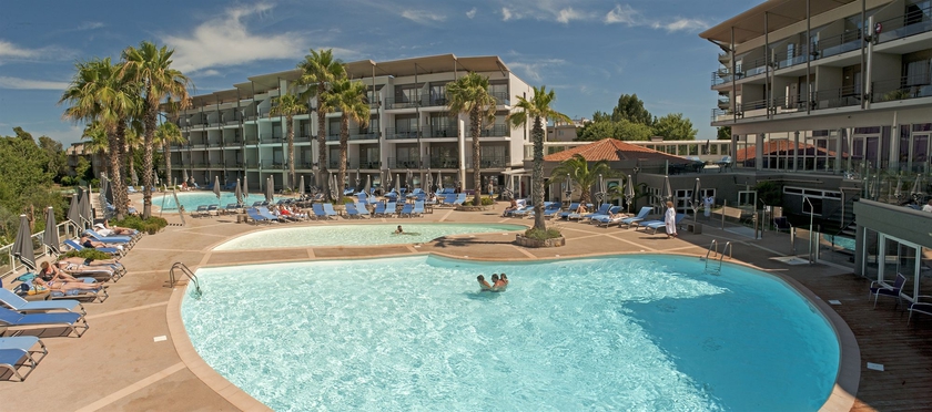 Imagen de la piscina del Hotel Thalazur Antibes - Résidence & Spa. Foto 16