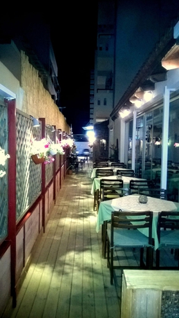 Imagen del bar/restaurante del Hotel Thalia Deco City and Beach. Foto 4