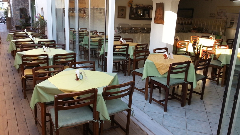 Imagen del bar/restaurante del Hotel Thalia Deco City and Beach. Foto 6