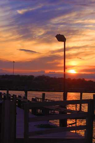 Imagen general del Hotel Thames Inn and Marina. Foto 1