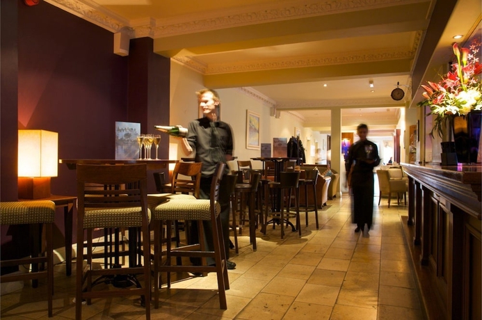 Imagen del bar/restaurante del Hotel Thames Riviera. Foto 3