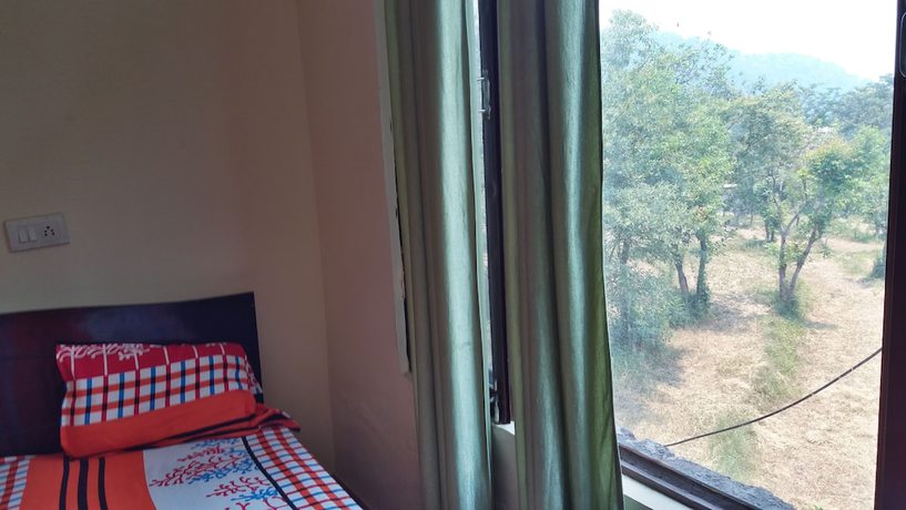 Imagen de la habitación del Hotel Thamsar. Foto 6