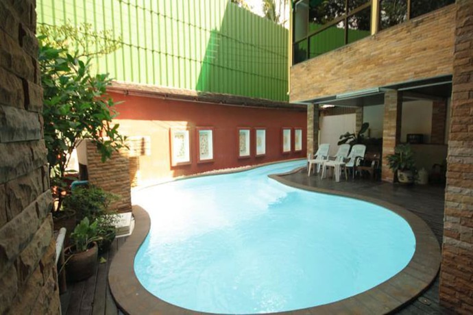 Imagen de la piscina del Hotel Thana Hotel. Foto 19