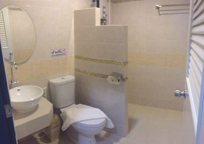 Imagen de la habitación del Hotel Thanavill Resort. Foto 16