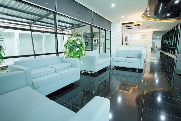 Imagen de los interiores del Hotel Thanburi. Foto 17