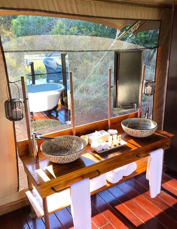 Imagen de la habitación del Hotel Thanda Safari. Foto 10