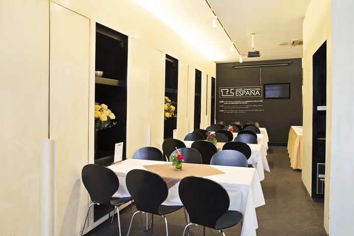 Imagen de los interiores del Hotel Thang Long Espana. Foto 15