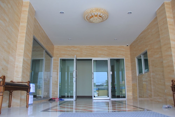Imagen de los interiores del Hotel Thani Residence. Foto 18
