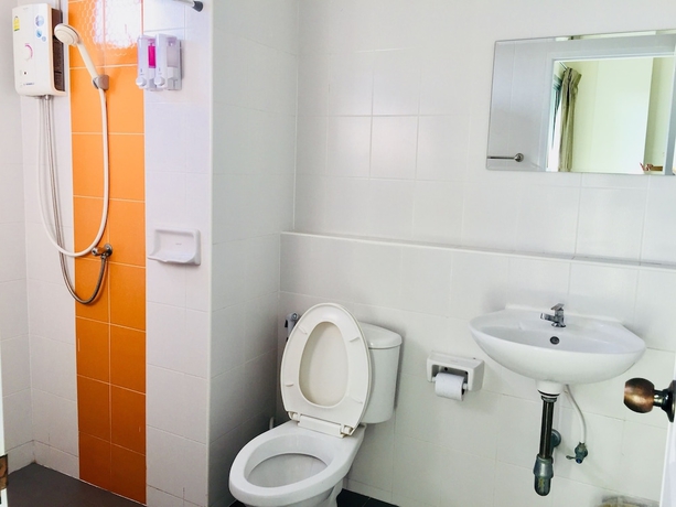 Imagen de la habitación del Hotel Thani Residence. Foto 17