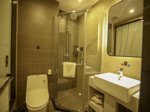 Imagen general del Hotel Thank Inn Chain Hami Queen Sky Street. Foto 1