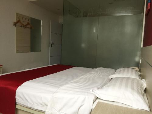 Imagen general del Hotel Thank Inn Chain Jiangsu Suzhou Wujiang Pedestrian Street. Foto 6