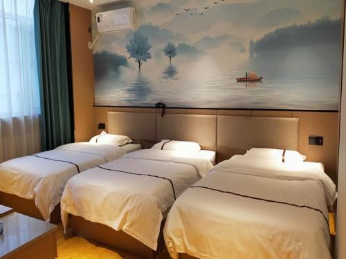 Imagen general del Hotel Thank Inn Plus Cangzhou Weiming Road Huabei Commercial Building. Foto 2