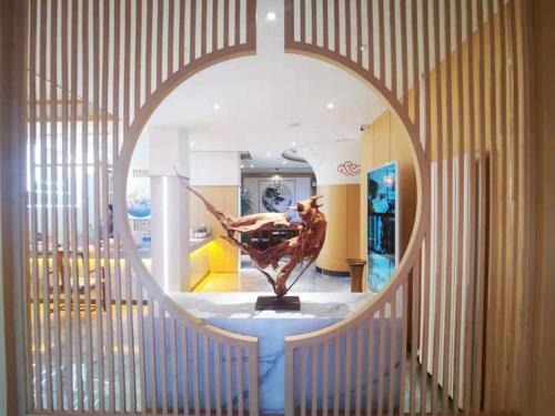 Imagen general del Hotel Thank Inn Plus Cangzhou Weiming Road Huabei Commercial Building. Foto 3