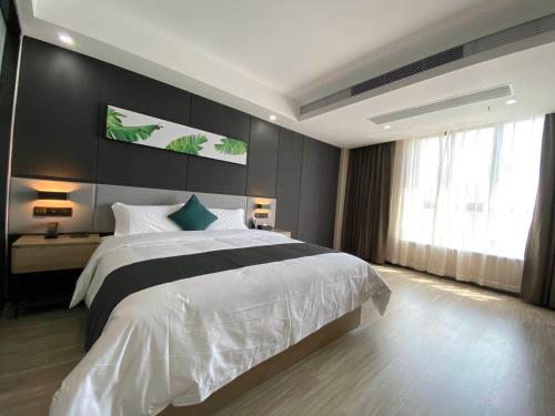 Imagen general del Hotel Thank Inn Plus Changsha Ningxiang Ningbang Plaza Pedestrian. Foto 4