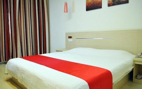 Imagen general del Hotel Thank Inn Plus Henan Qiyuan Bus Station. Foto 2