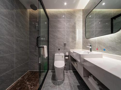 Imagen general del Hotel Thank Inn Plus Zhuji High-Speed Railway Statio Wangyun Road. Foto 2