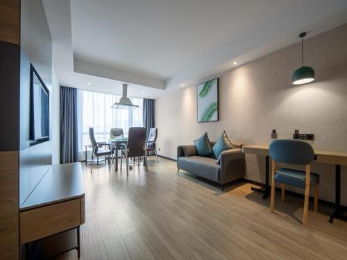 Imagen general del Hotel Thank Inn Plus Zhuji High-Speed Railway Statio Wangyun Road. Foto 12