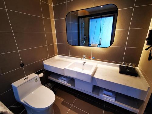 Imagen de la habitación del Hotel Thank Inn Plus Zhuji High-Speed Railway Statio Wangyun Road. Foto 20